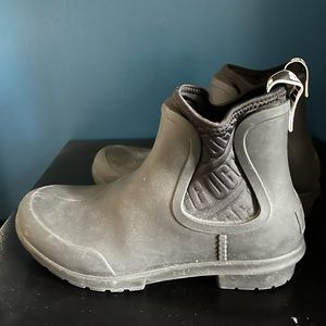 UGG bootie style Sherpa lined rain boots